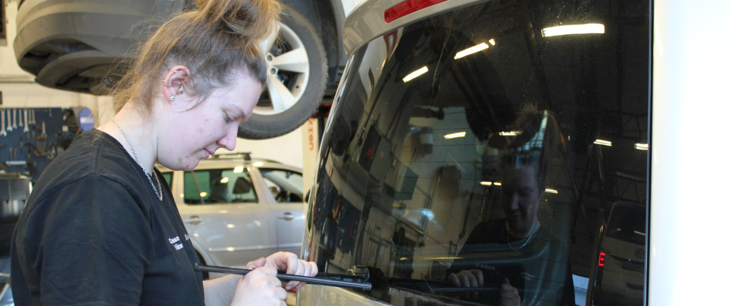 Bilfaget lette køyretøy - bok-sfj.no Bilfaget lette køyretøy - bok-sfj.no